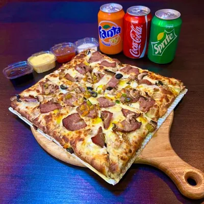 پیتزا کالیفرنیا آمریکایی دو نفره (27 سانتی متری)